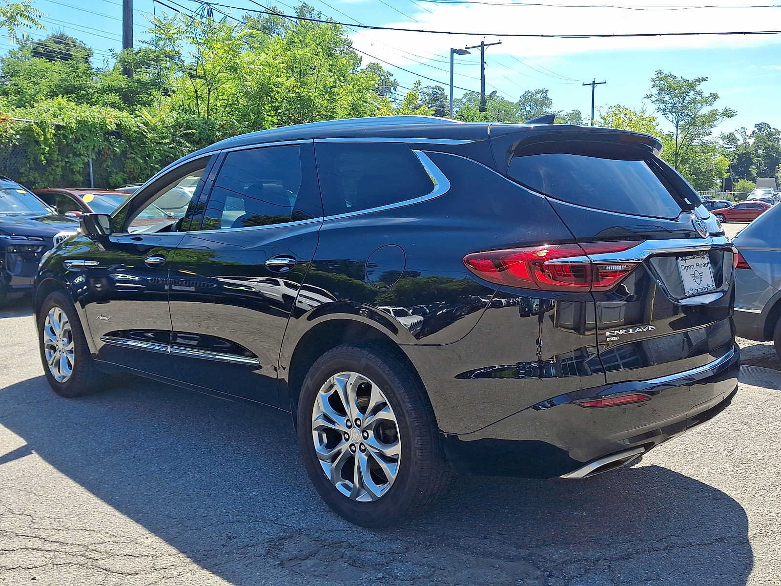 Used 2020 Buick Enclave Avenir w/ Avenir Technology Package AWD/4WD image 4
