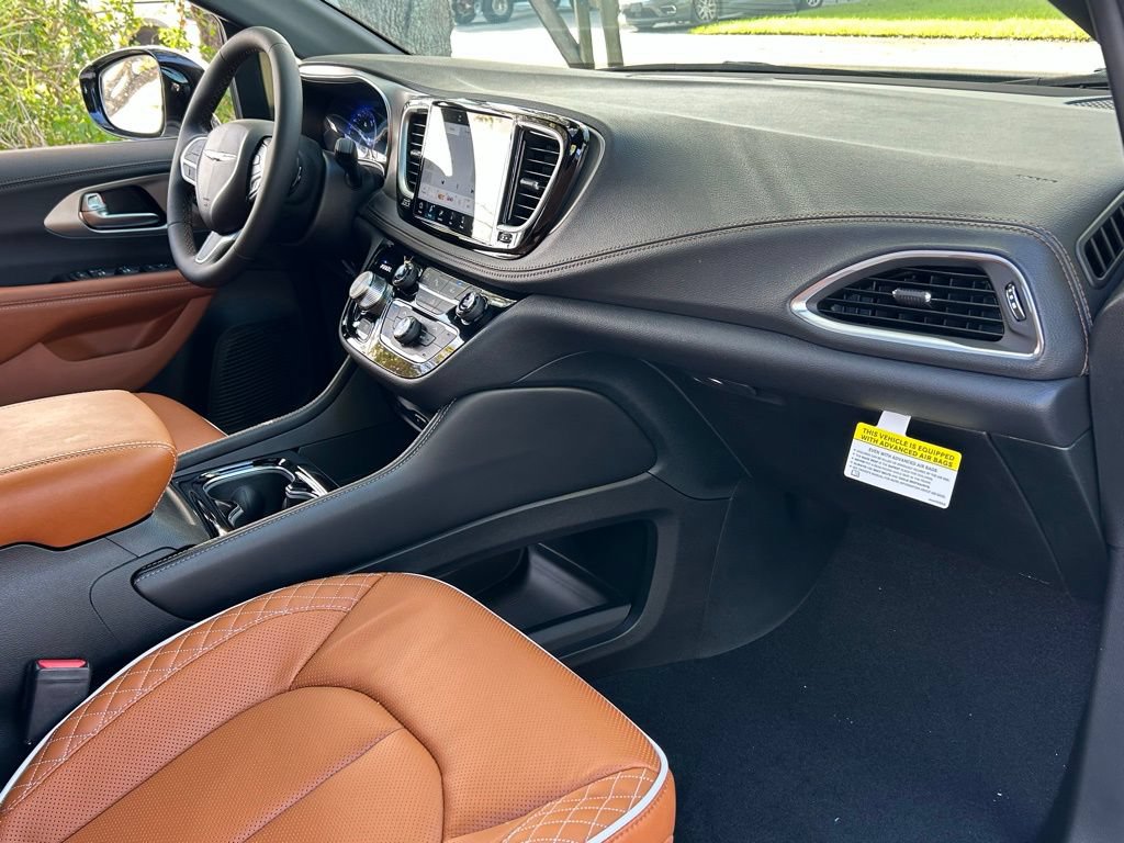 New 2026 Chrysler Pacifica Pinnacle AWD/4WD image 38
