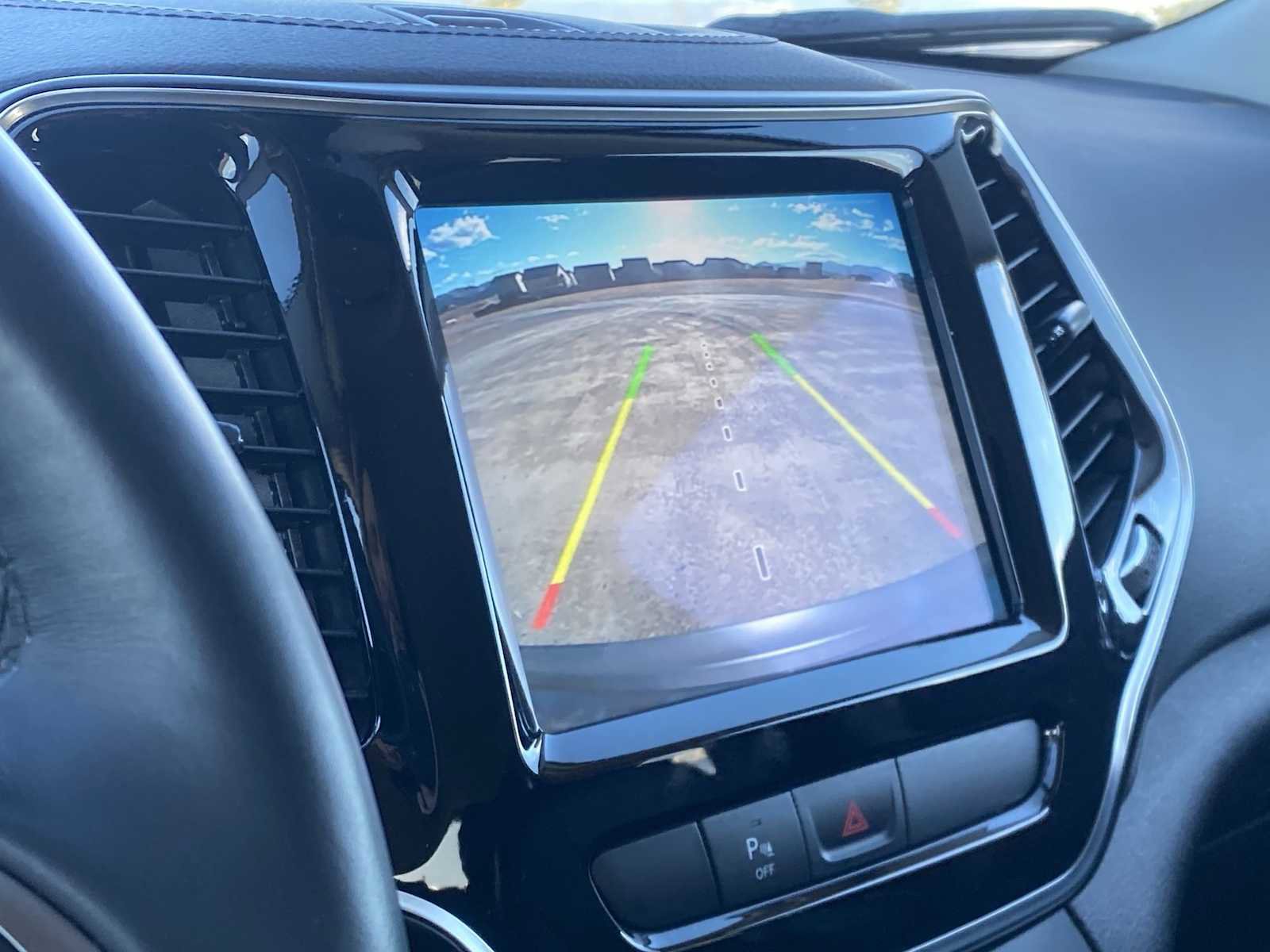 Used 2019 Jeep Cherokee Limited image 23