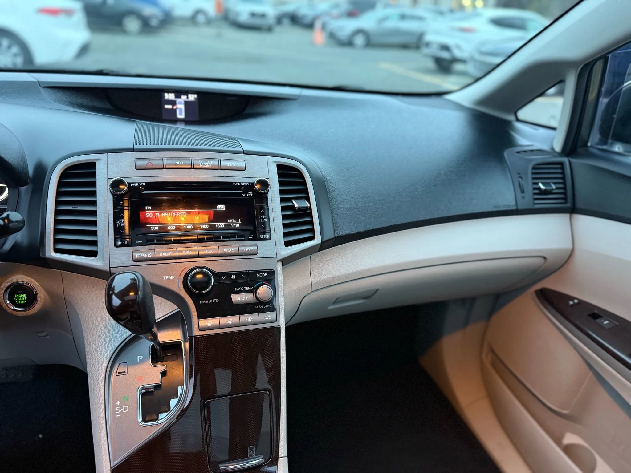 Used 2010 Toyota Venza AWD image 24