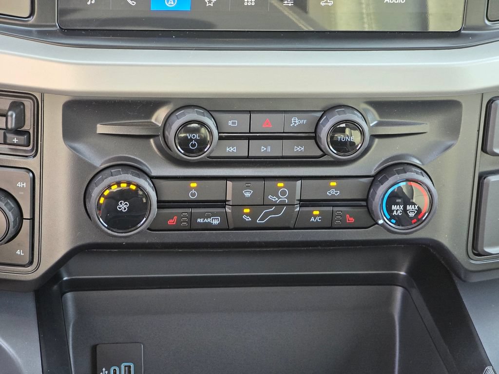 New 2026 Ford F250 XLT w/ XLT Premium Package AWD/4WD image 24