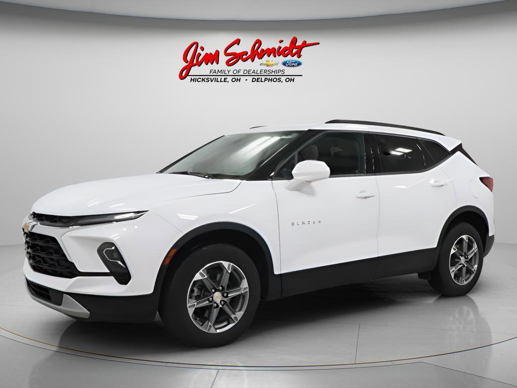 Used 2024 Chevrolet Blazer LT w/ Convenience Package AWD/4WD image 2