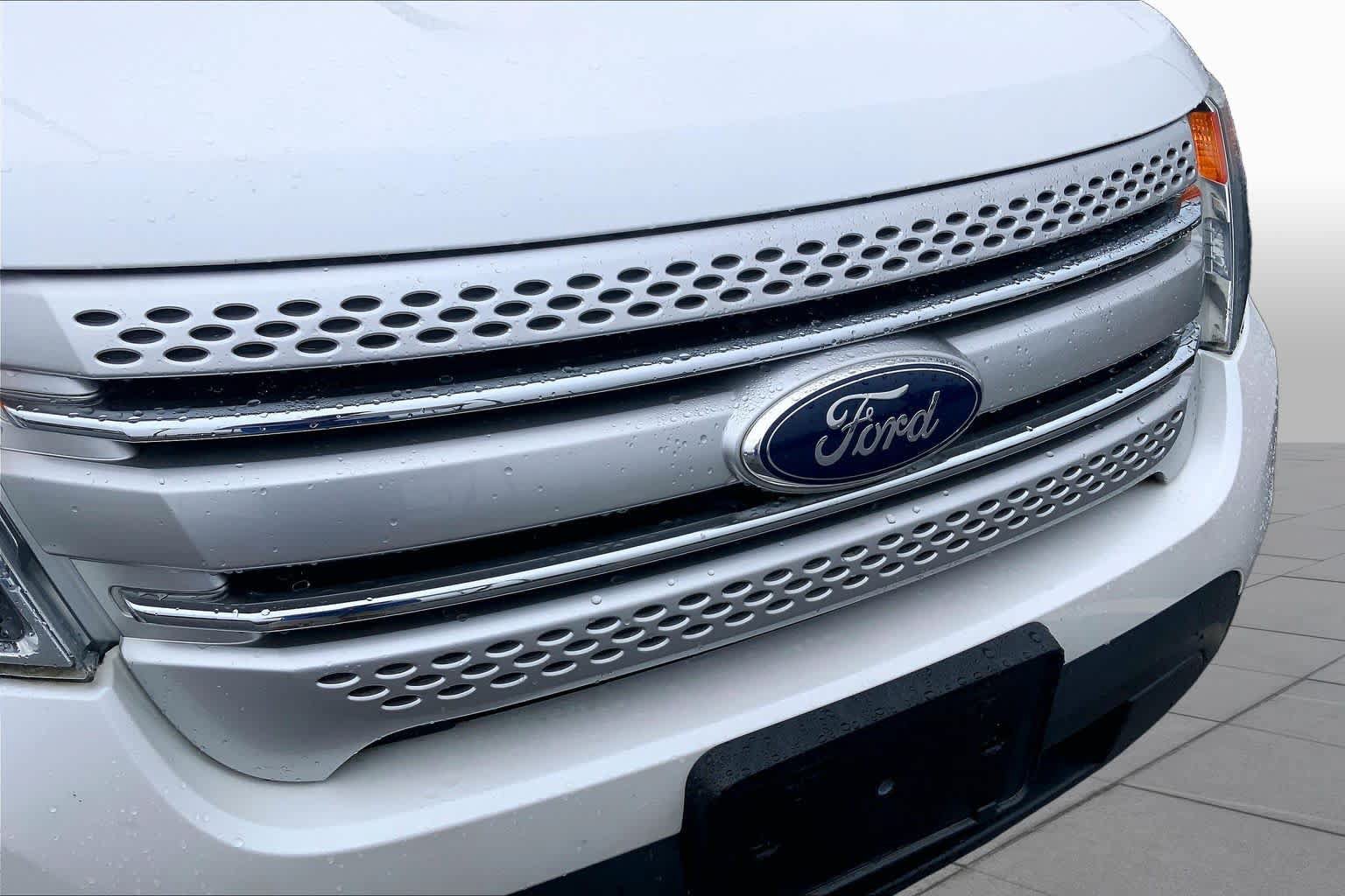 Used 2012 Ford Explorer XLT FWD image 28