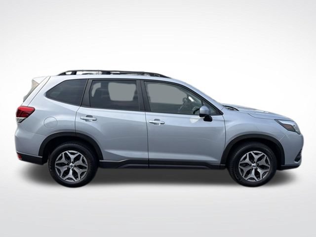 Used 2023 Subaru Forester Premium AWD/4WD image 6