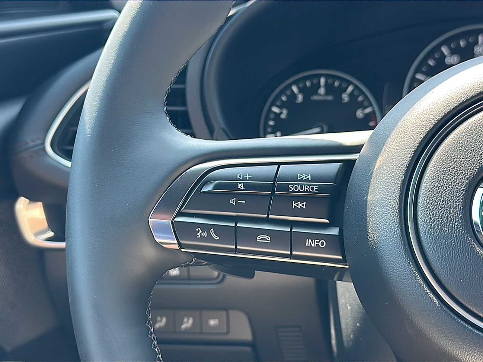 New 2025 MAZDA MAZDA3 Hatchback w/Premium Plus Pkg image 19