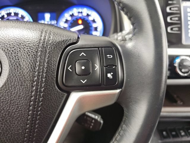 Used 2016 Toyota Highlander XLE AWD/4WD image 19