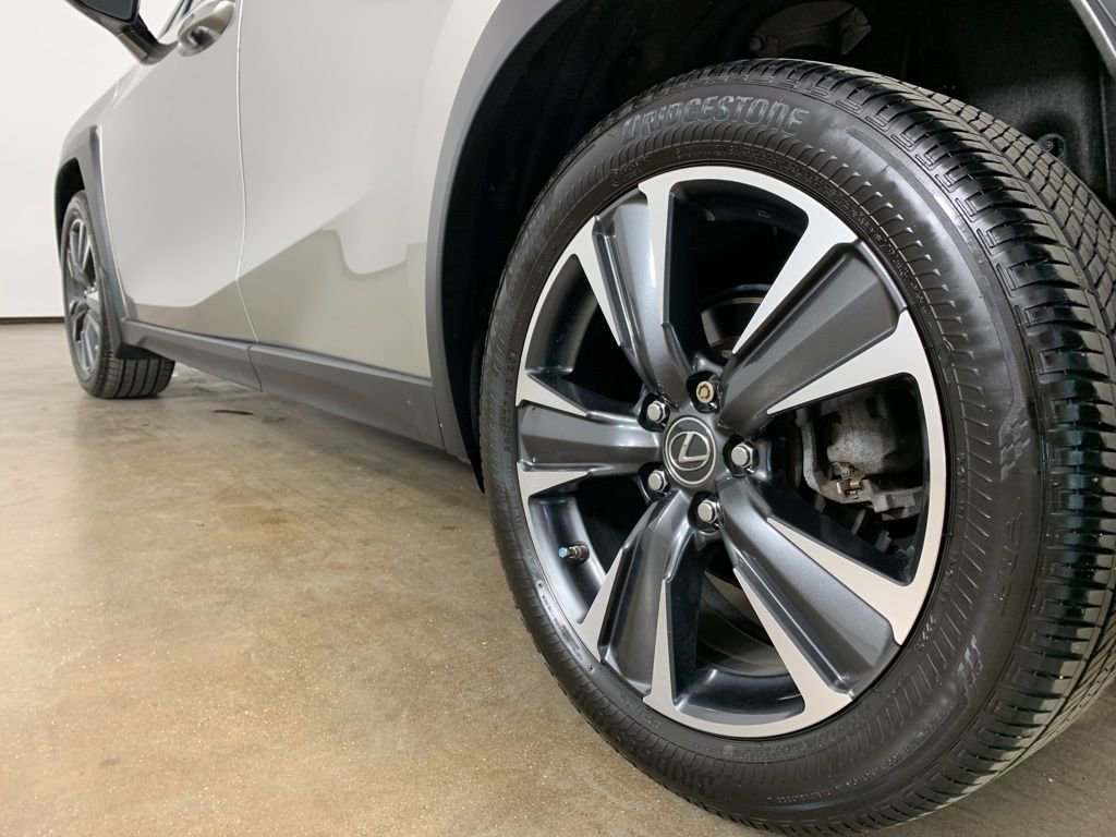 Used 2022 Lexus UX 200 w/ Accessory Package (Z1) image 15