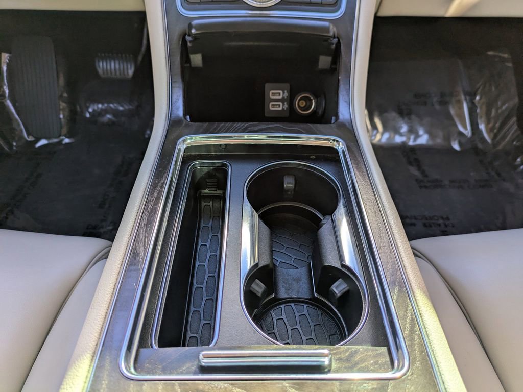 Certified 2020 Lincoln Continental Standard image 18