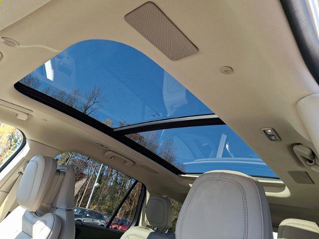 Used 2023 Lincoln Aviator Reserve w/ Equipment Group 201A image 15
