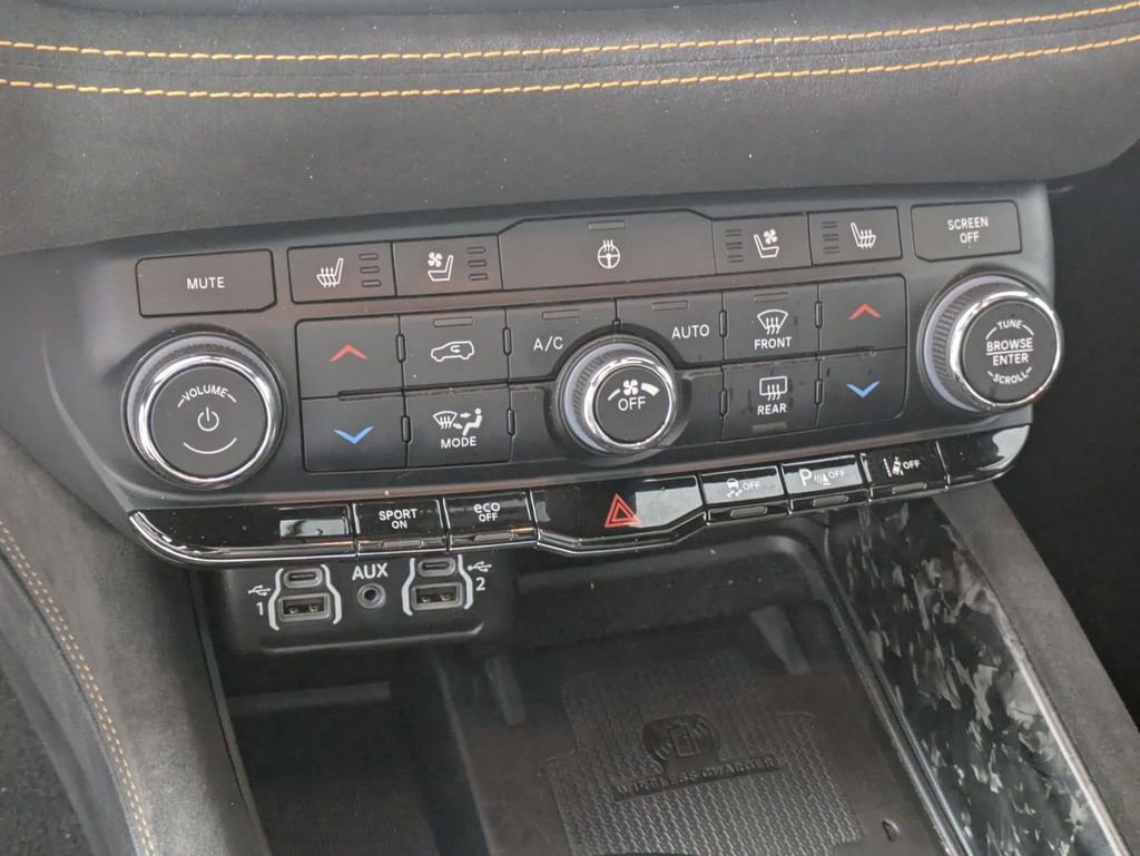 Certified 2023 Dodge Durango R/T w/ Hemi Orange Plus Package image 23