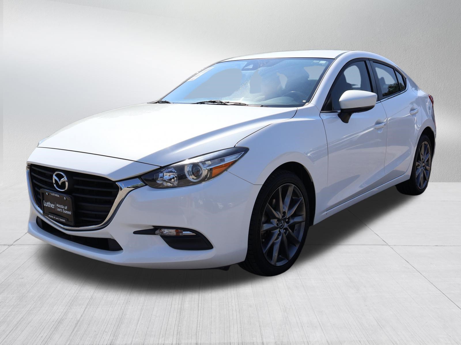 Used 2018 MAZDA MAZDA3 Touring FWD image 3