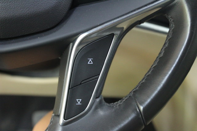 Used 2018 Cadillac XT5 AWD image 16