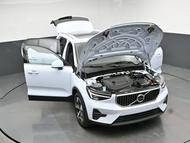 Used 2024 Volvo XC40 B5 Core AWD/4WD image 46