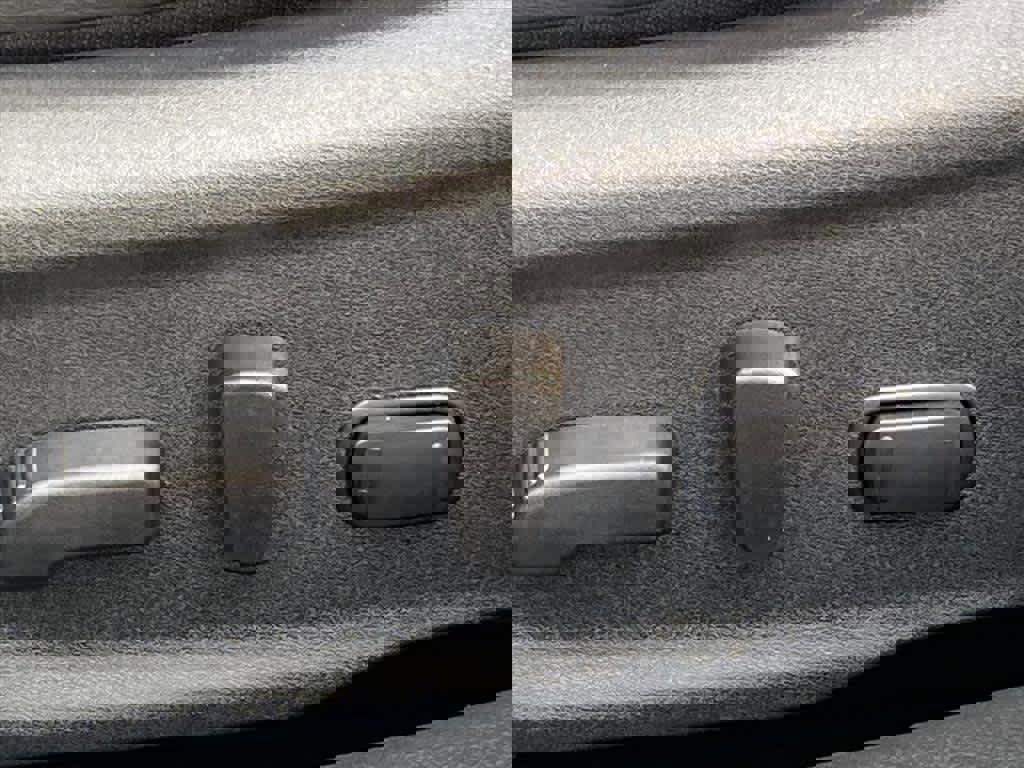 Used 2023 Nissan Sentra SR w/ SR Premium Package image 13