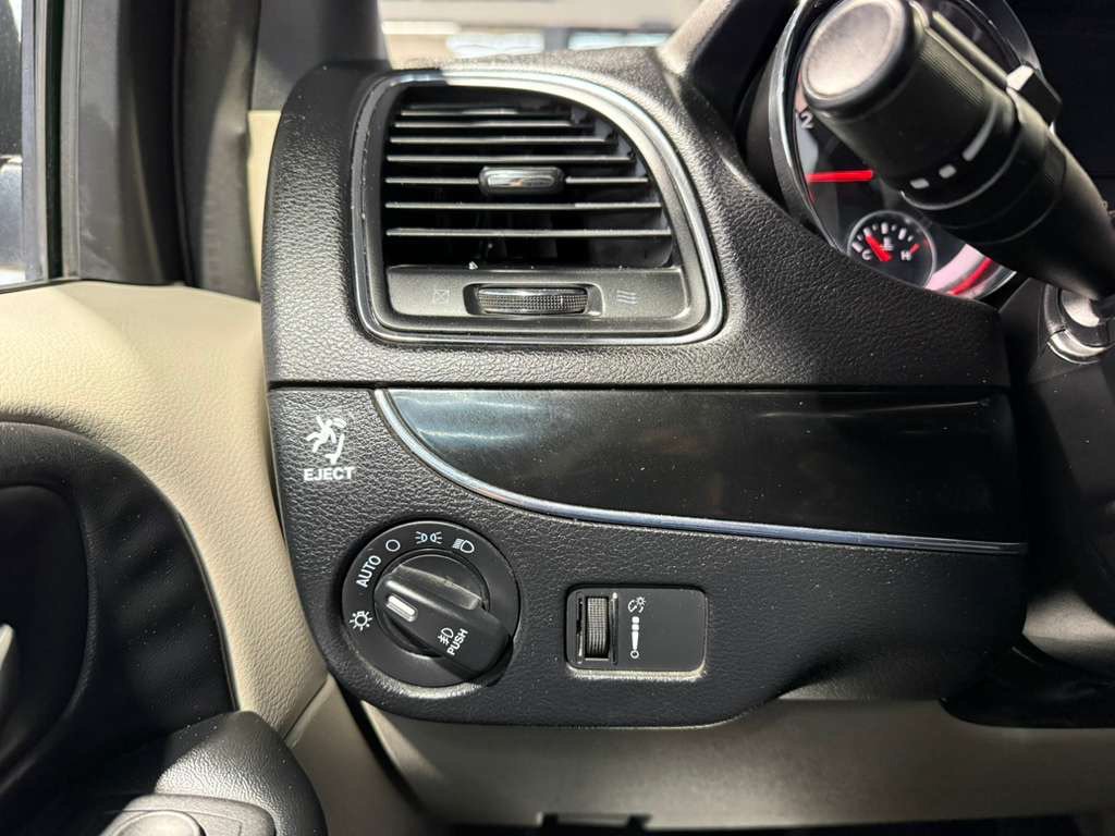 Used 2019 Dodge Grand Caravan SXT FWD image 20