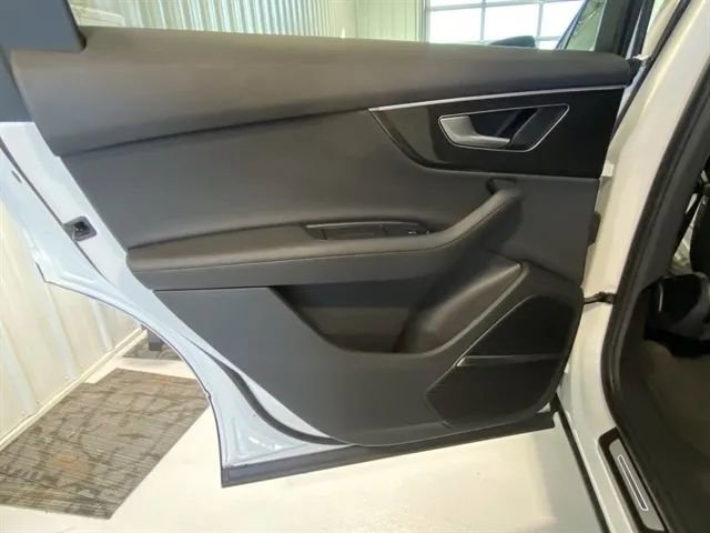 Used 2024 Audi Q7 2.0T Premium Plus image 12