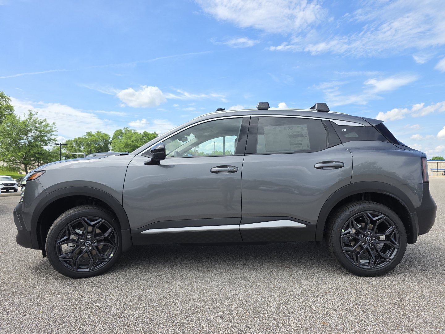 New 2026 Nissan Kicks SR AWD/4WD image 15