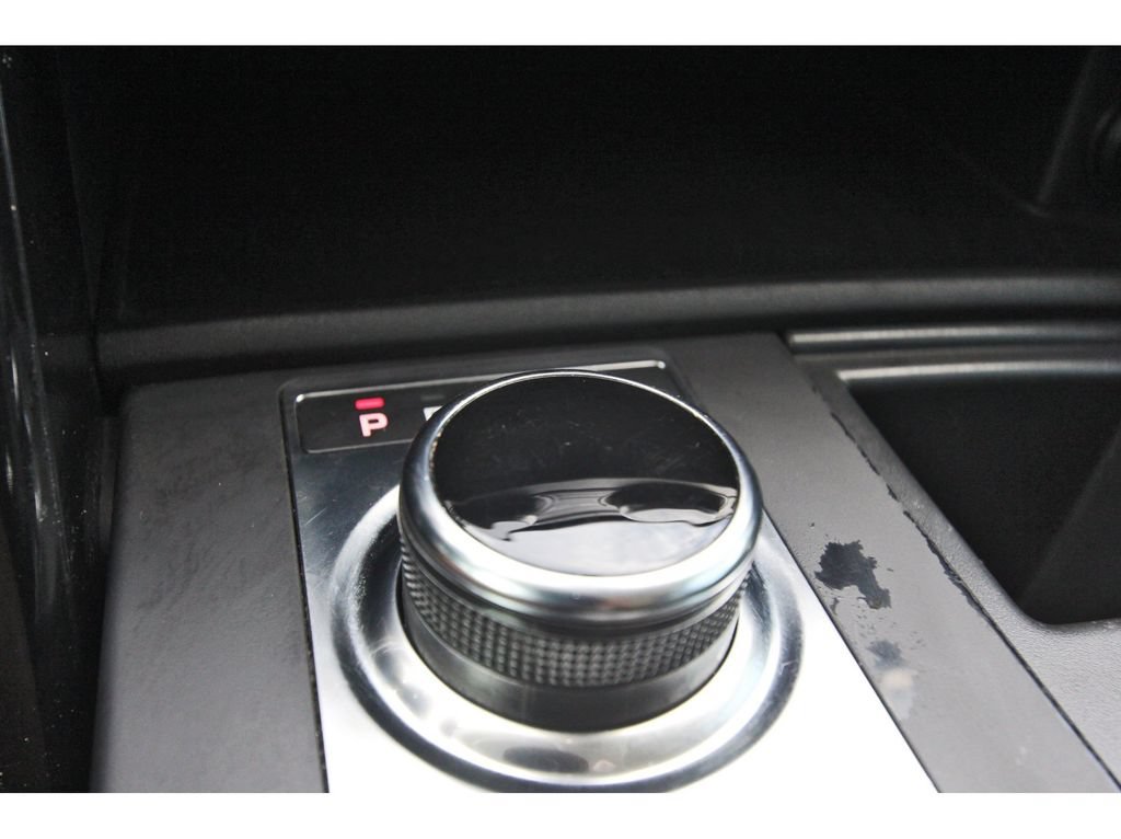 Used 2020 Land Rover Discovery SE AWD/4WD image 23