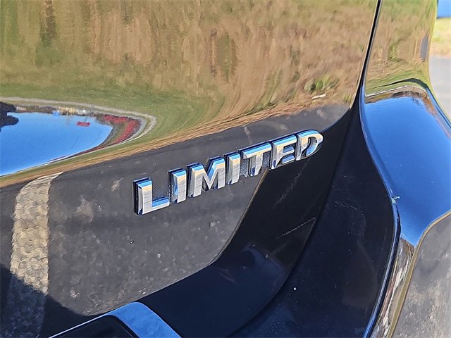 Used 2015 Jeep Grand Cherokee Limited w/ Luxury Group II image 12