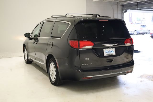 Used 2020 Chrysler Pacifica Touring-L image 7