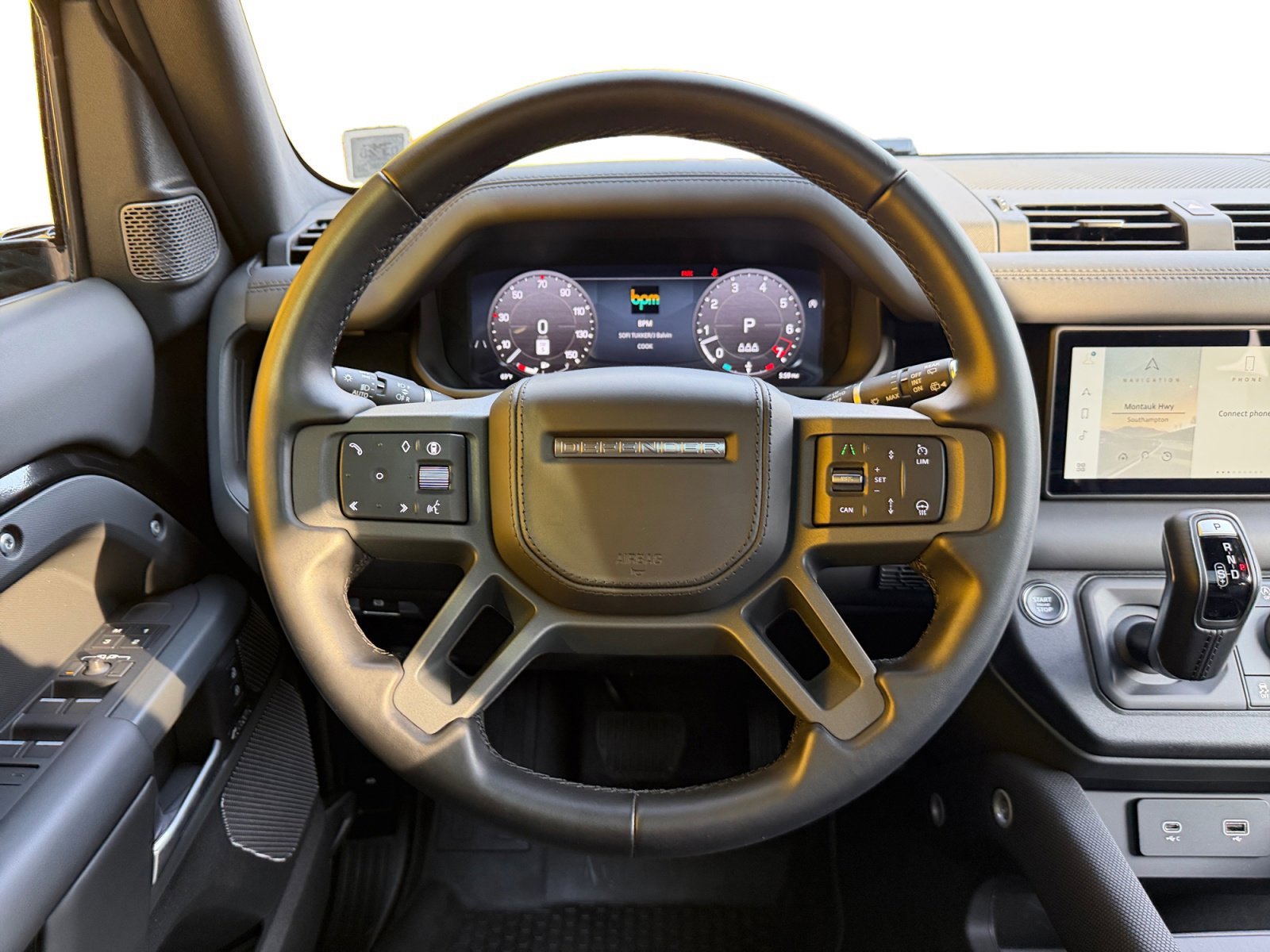 Certified 2024 Land Rover Defender 110 X-Dynamic SE image 11