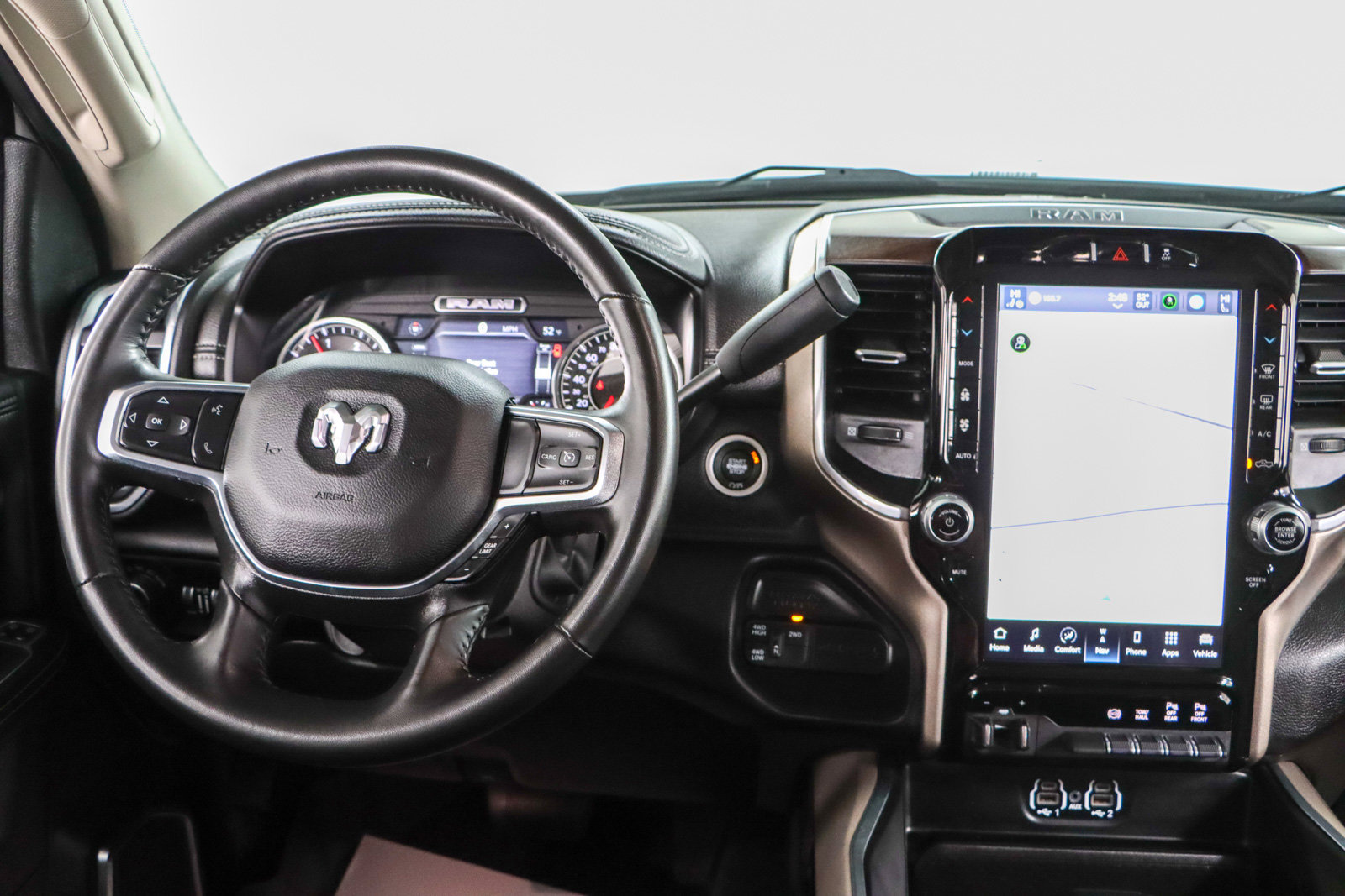 Used 2024 RAM 3500 Laramie w/ Bed Utility Group image 17