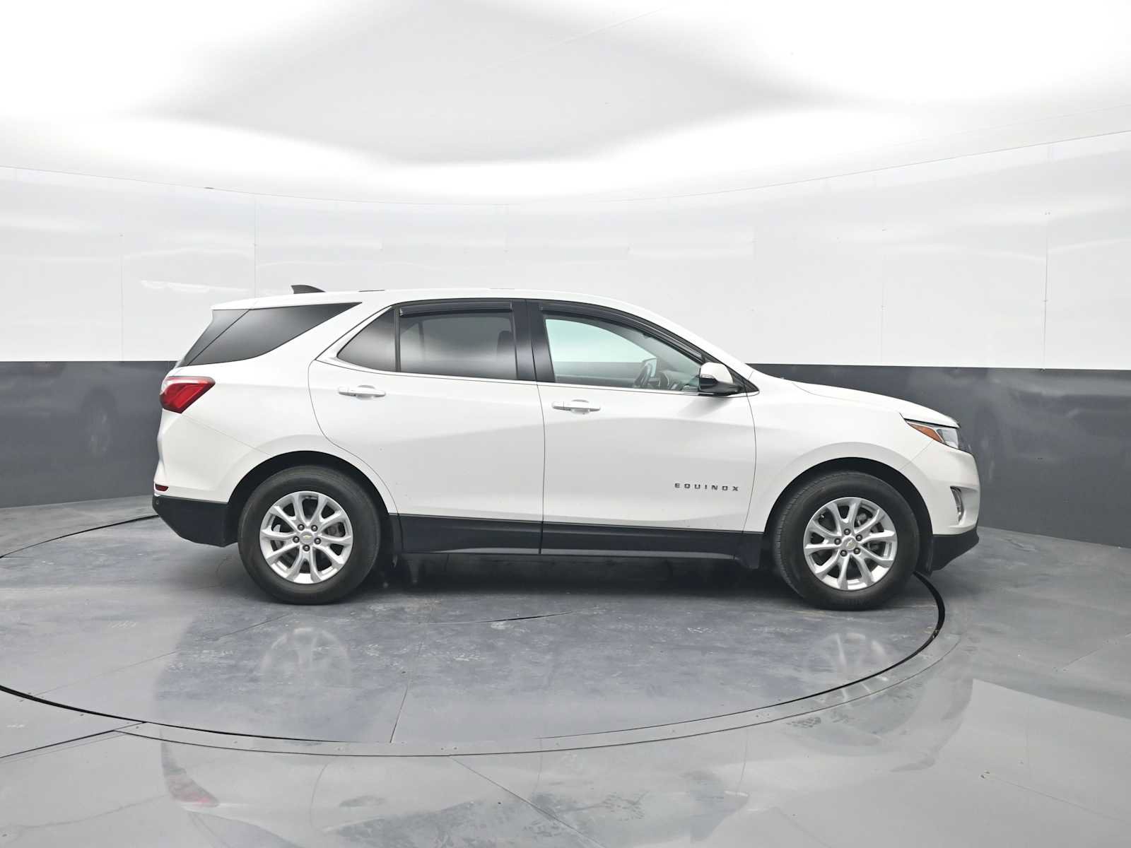 Used 2019 Chevrolet Equinox LT FWD image 9