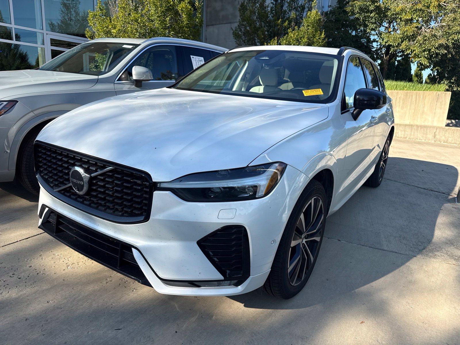 Used 2024 Volvo XC60 B5 Plus w/ Climate Package AWD/4WD image 1