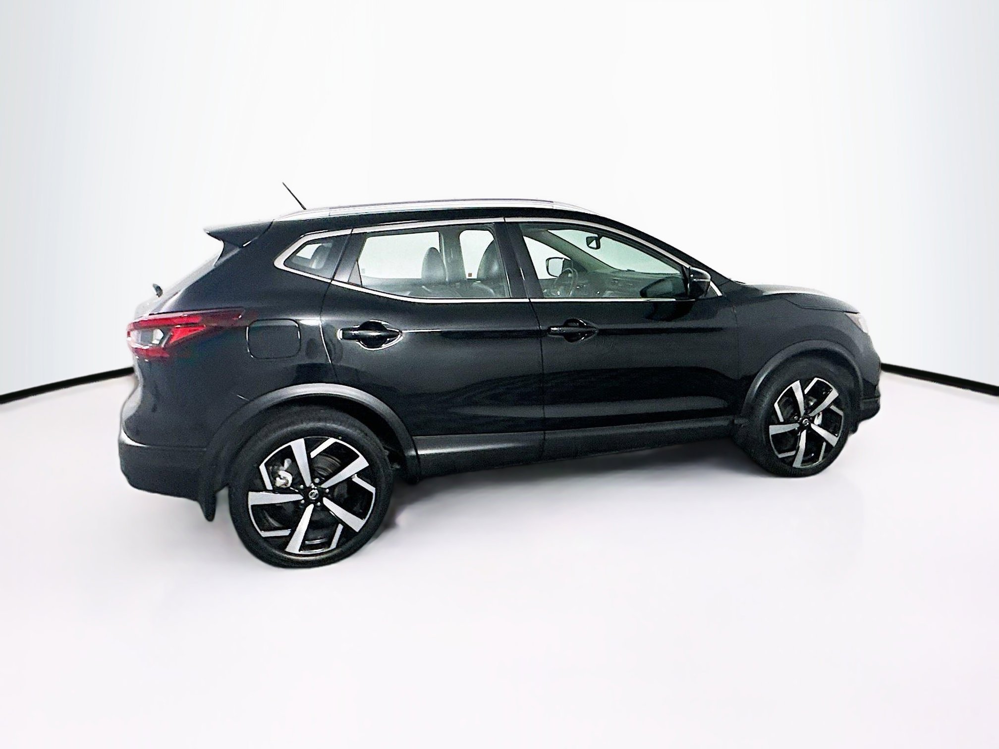 Used 2021 Nissan Rogue Sport SL w/ Premium Package image 10