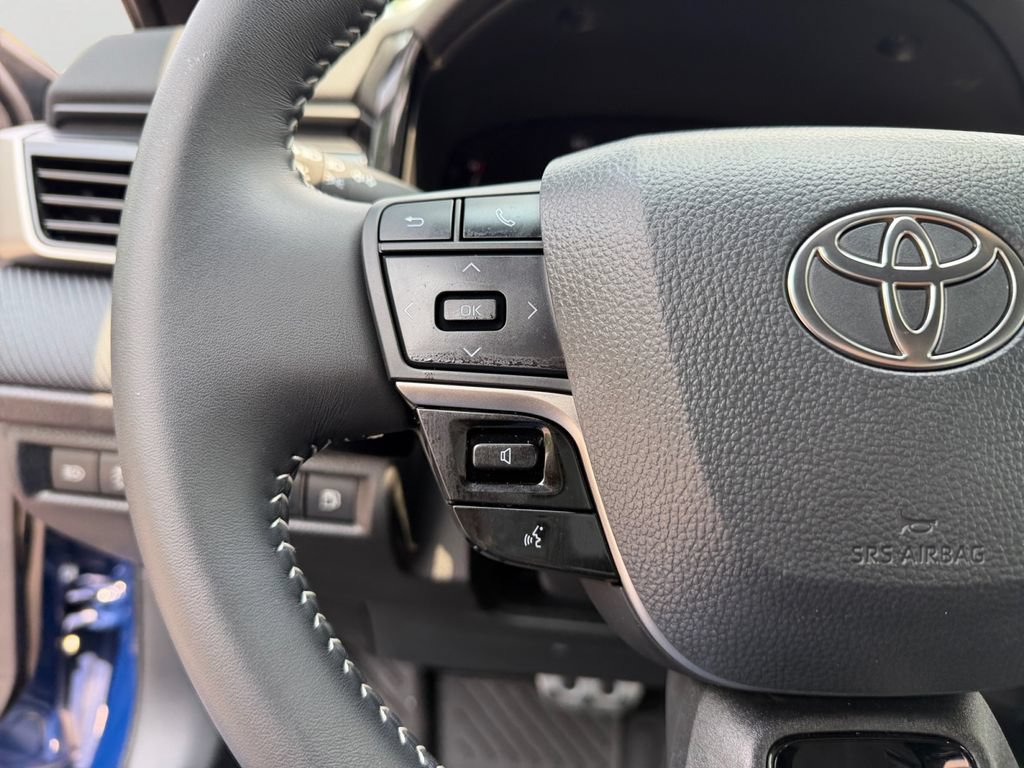 Used 2026 Toyota Camry SE w/ Convenience Package FWD image 21