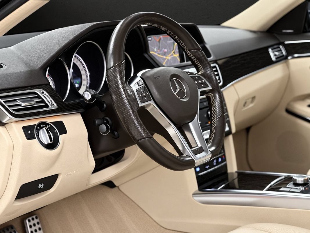 Used 2016 Mercedes-Benz E 350 4MATIC Sedan w/ Premium Package image 16
