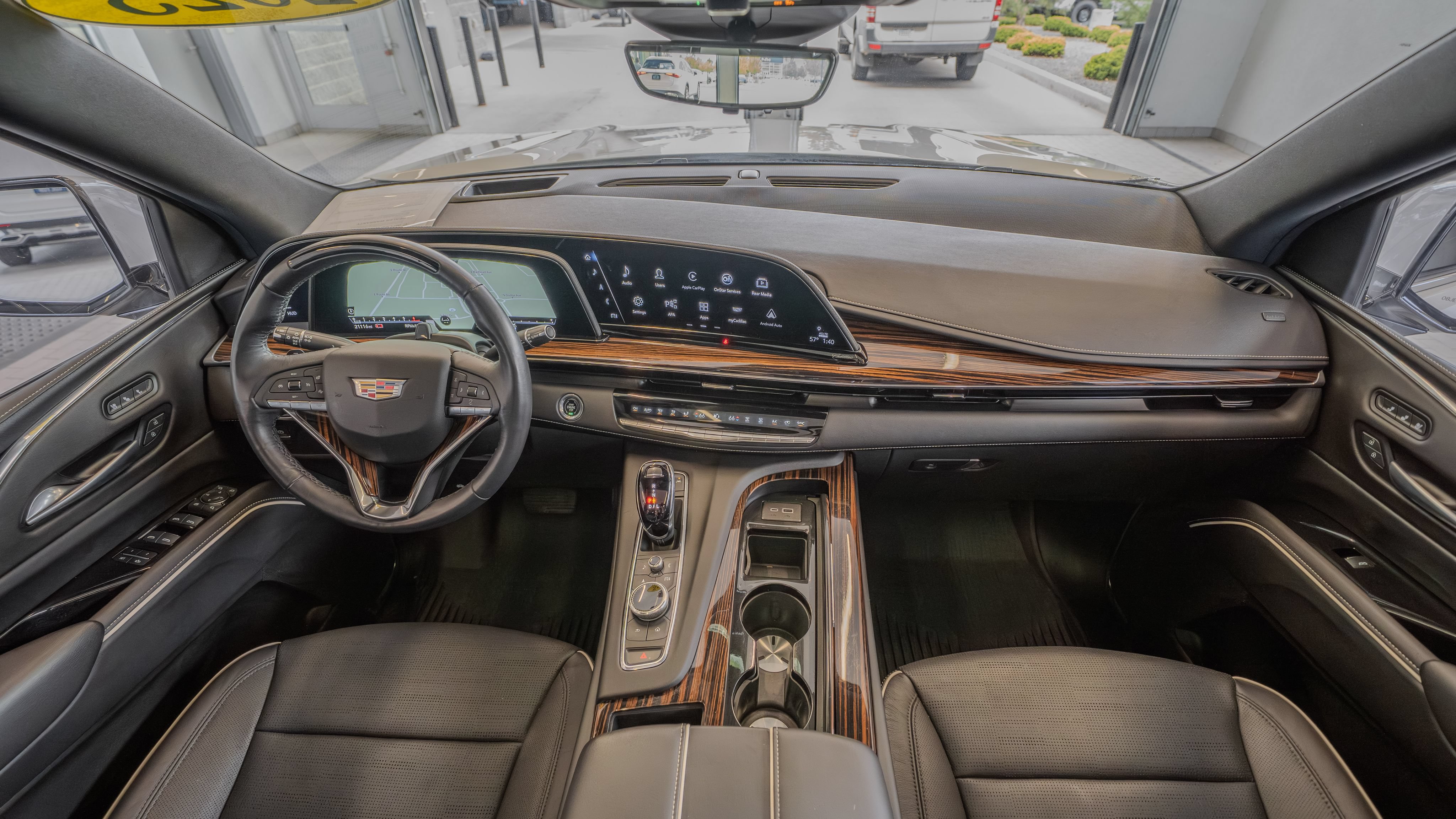 Used 2023 Cadillac Escalade Premium Luxury AWD/4WD image 8