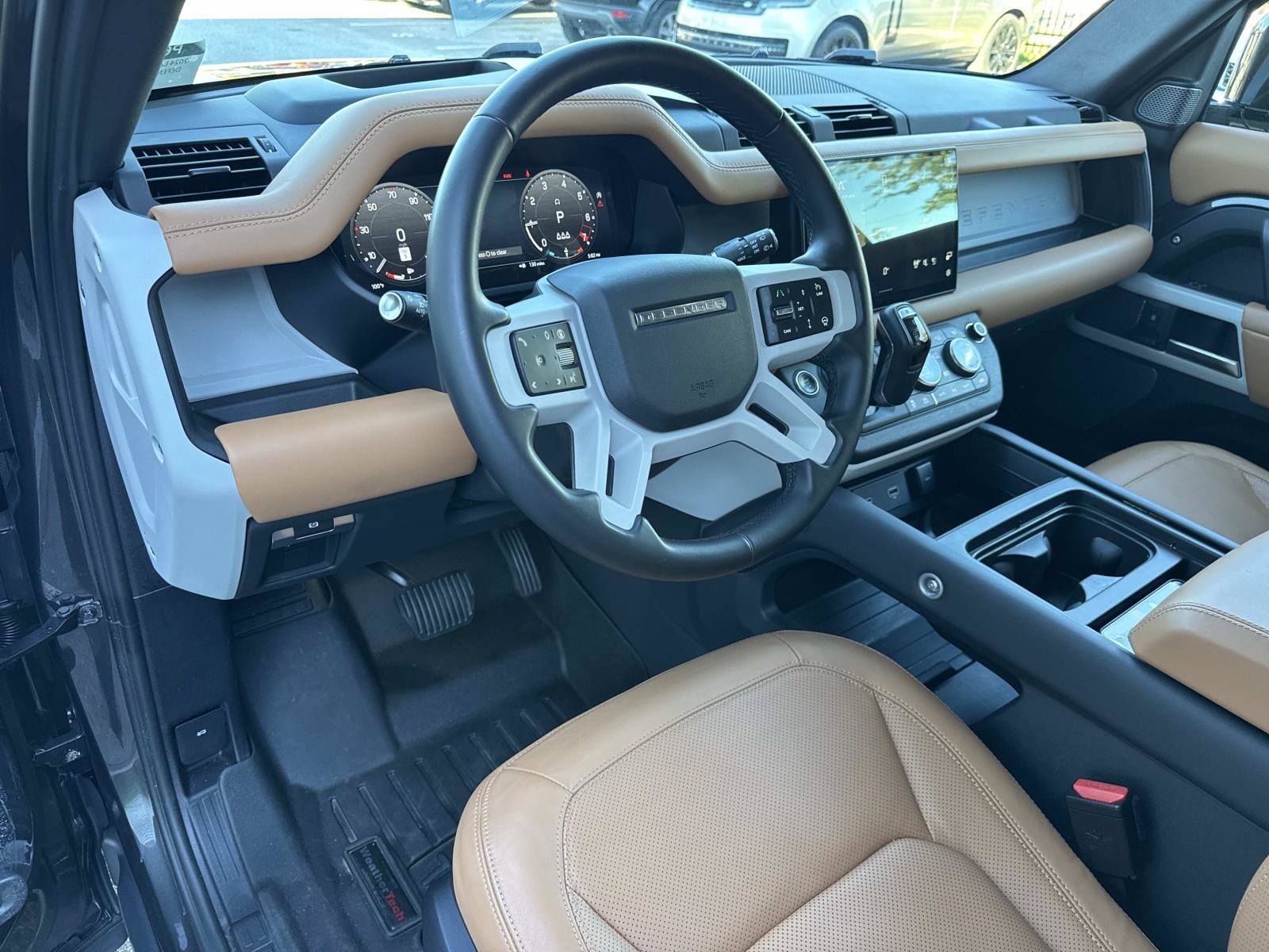 Certified 2024 Land Rover Defender 110 SE AWD/4WD image 22