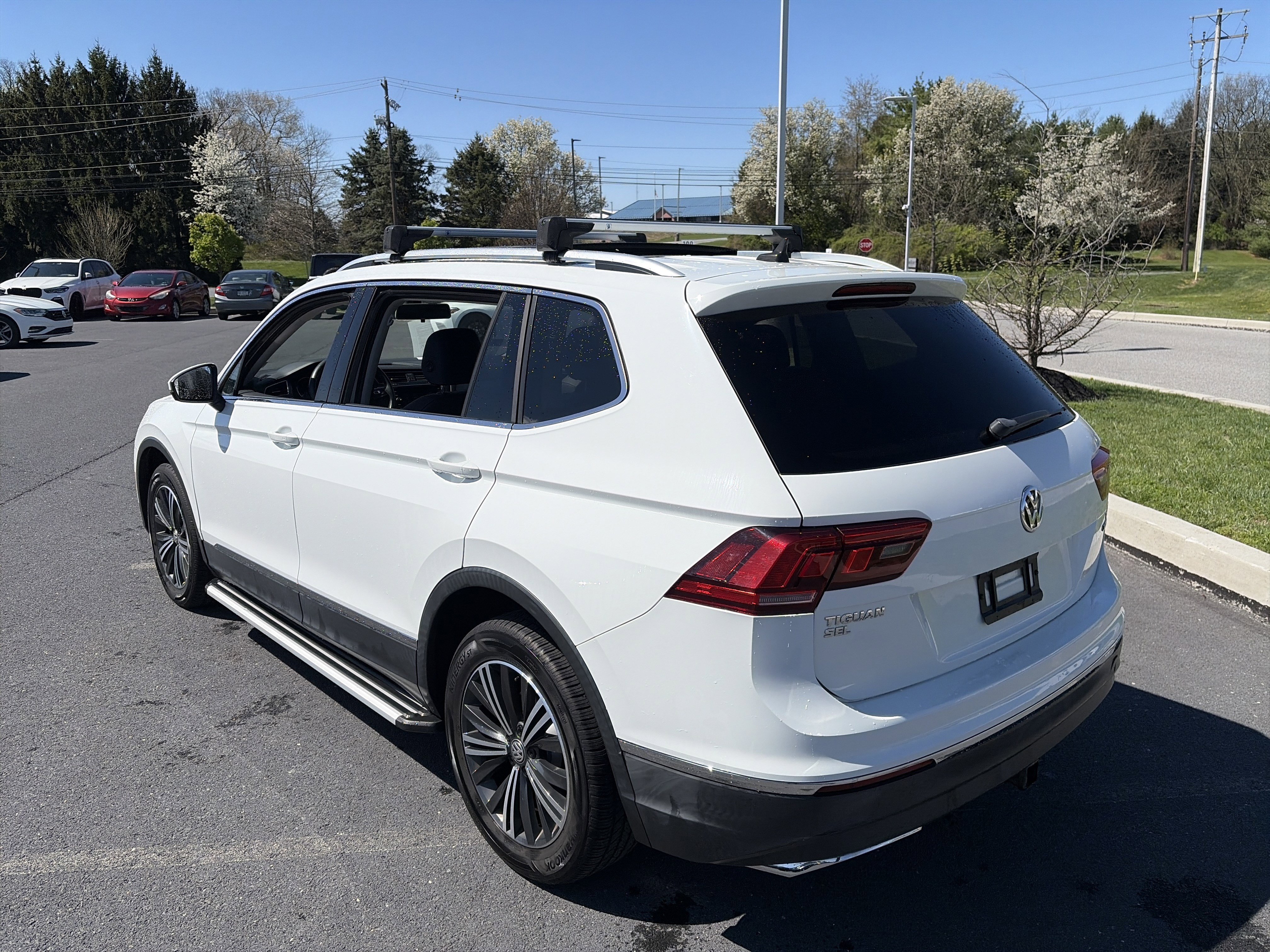 Used 2018 Volkswagen Tiguan SEL w/ 3rd Row Seat Package image 6