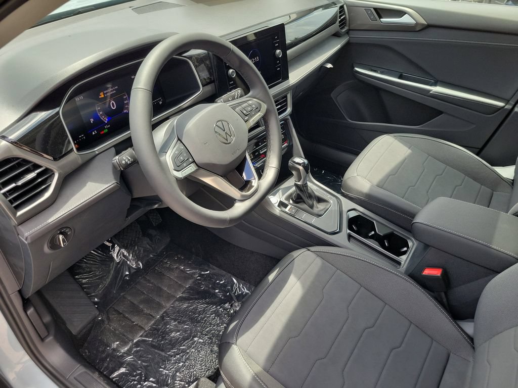 New 2026 Volkswagen Taos SE FWD image 7