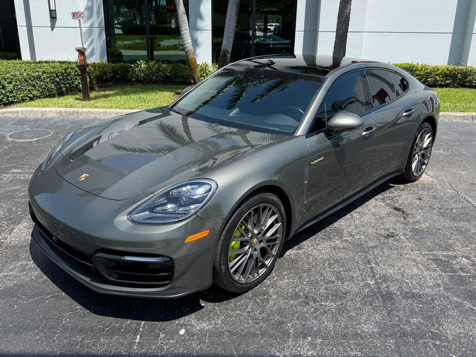 Used 2022 Porsche Panamera 4 Platinum Edition AWD/4WD image 12