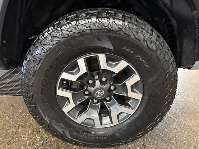 Used 2019 Toyota Tacoma TRD Off-Road AWD/4WD image 9
