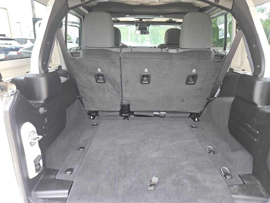 Used 2025 Jeep Wrangler Unlimited Rubicon AWD/4WD image 23
