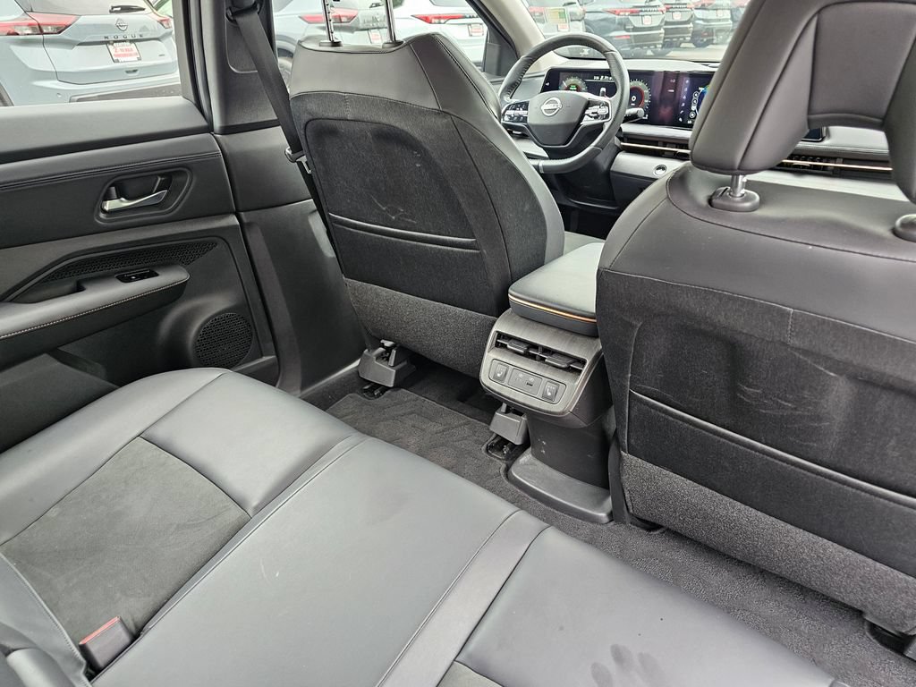 Used 2024 Nissan Ariya AWD image 16