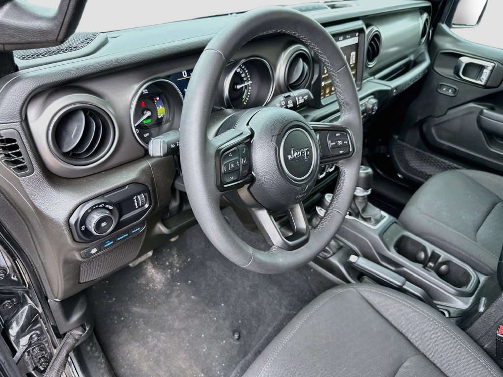 Certified 2023 Jeep Wrangler Unlimited w/ 8.4" Radio Group AWD/4WD image 10