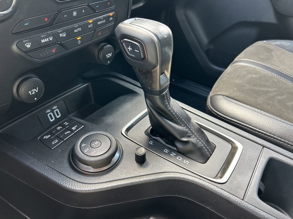 Used 2023 Ford Ranger Lariat w/ Tremor Off-Road Package AWD/4WD image 38