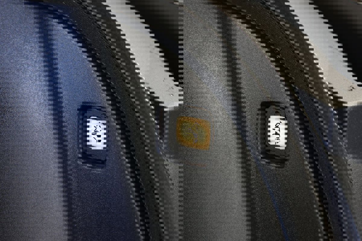 Used 2024 Tesla Cybertruck AWD Crew Cab image 36