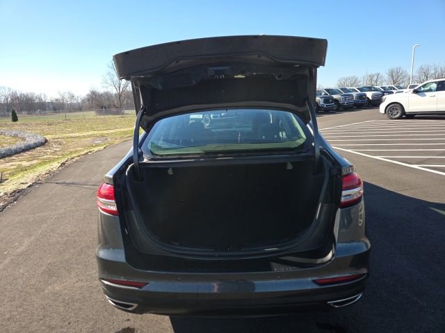 Used 2020 Ford Fusion SE image 11