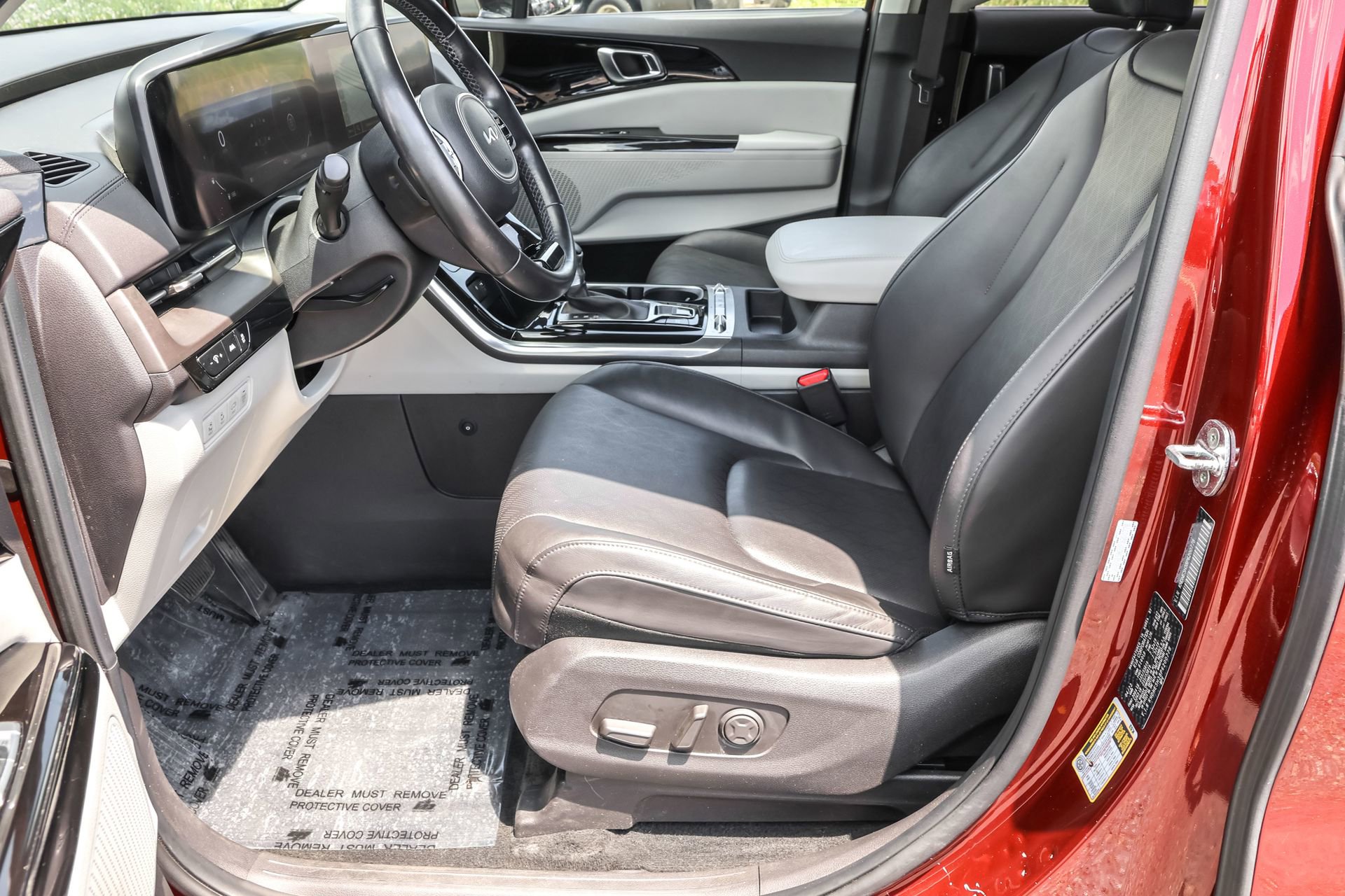 Used 2023 Kia Carnival SX image 22