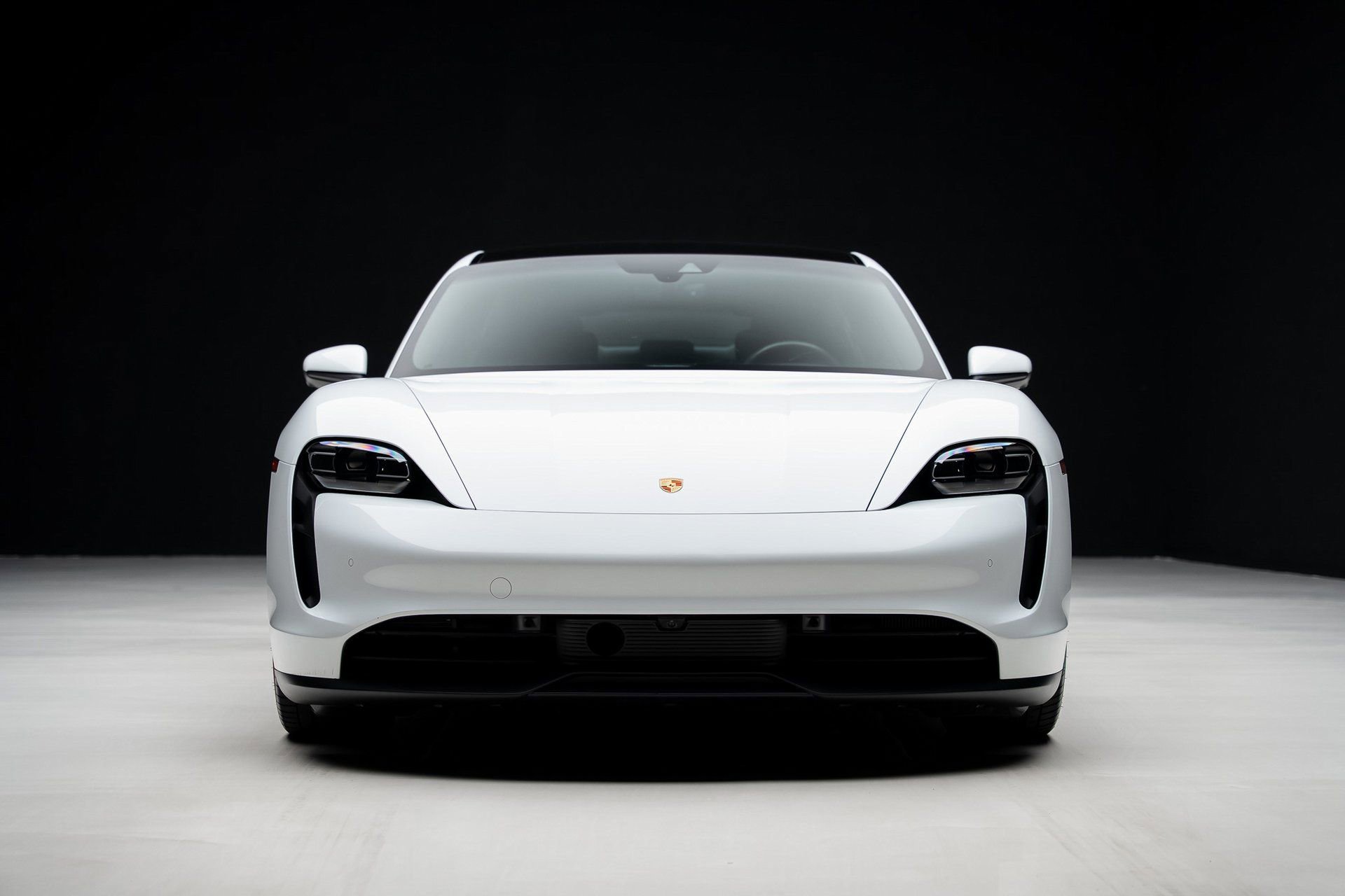 Used 2022 Porsche Taycan image 7