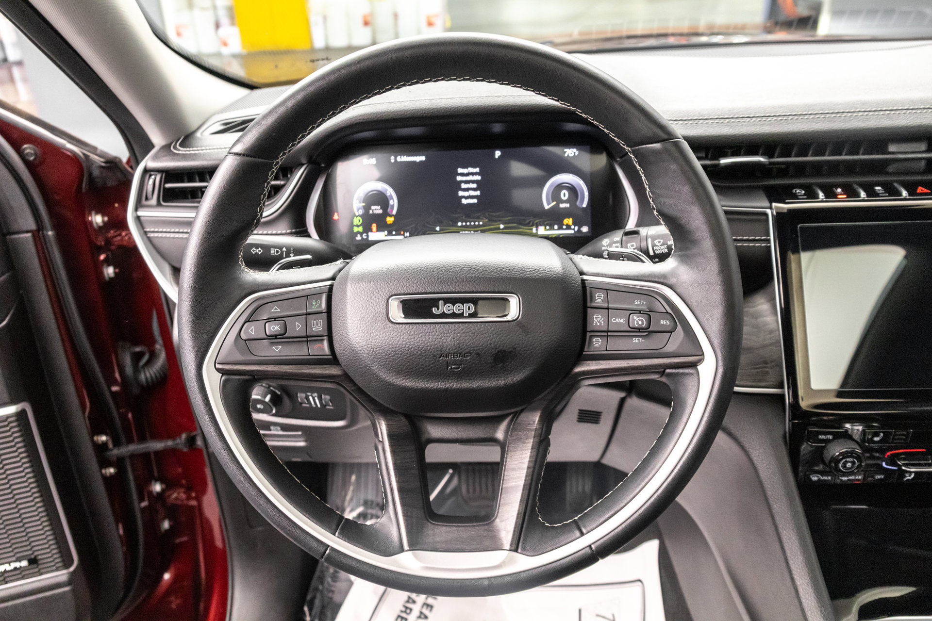 Used 2022 Jeep Grand Cherokee L Limited AWD/4WD image 24