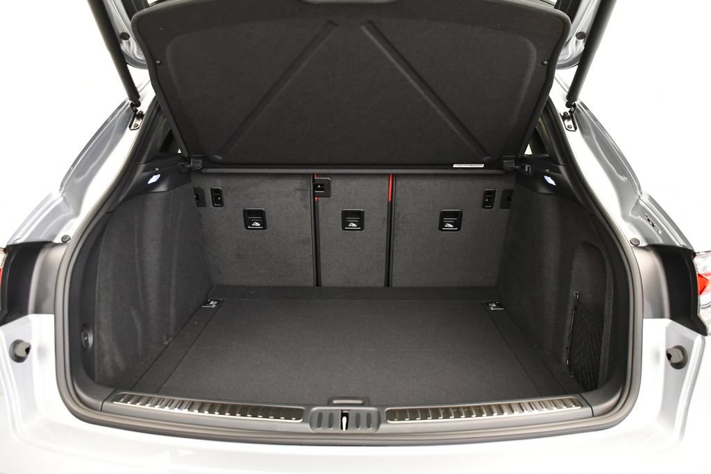 Certified 2026 Porsche Macan AWD/4WD image 56