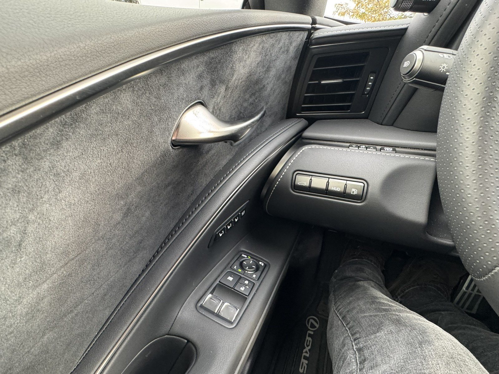 Used 2025 Lexus LC 500 Coupe w/ Bespoke Build Package RWD image 15