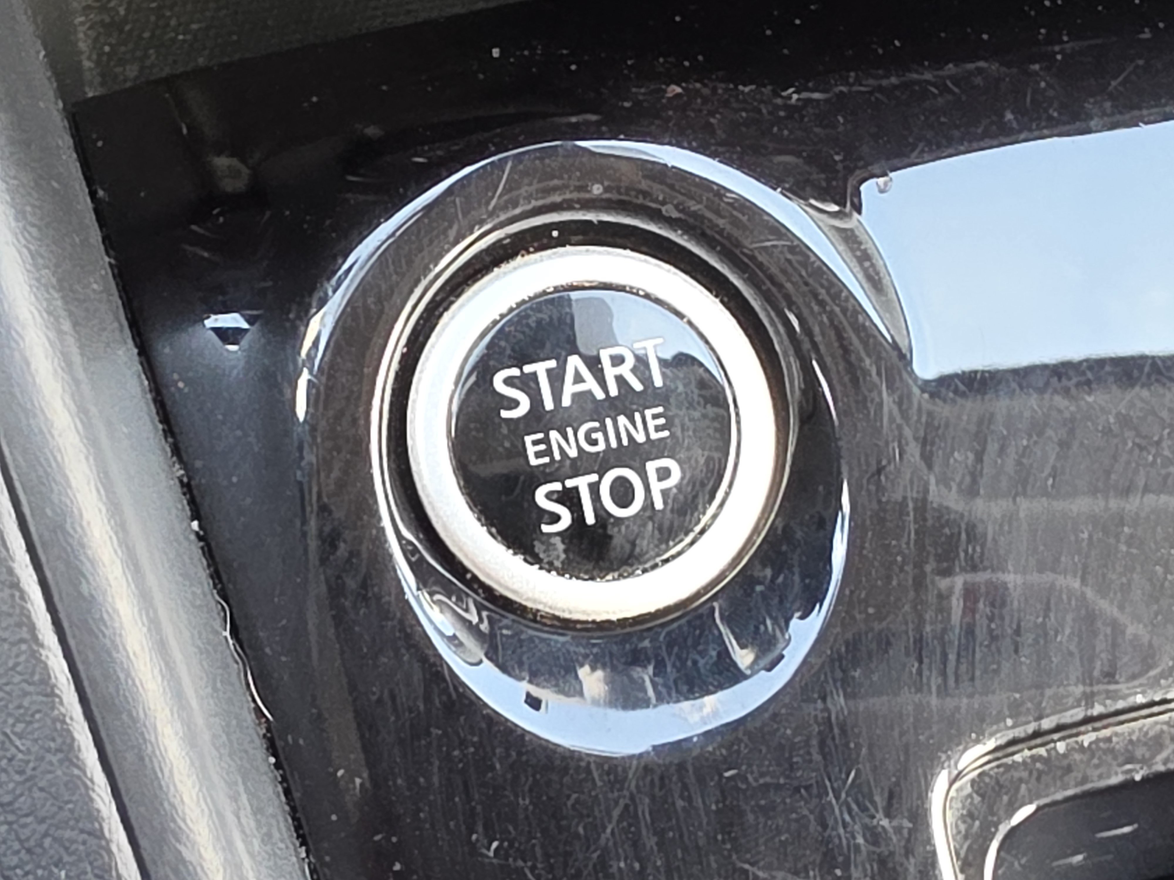 Used 2021 Nissan Versa S FWD image 20