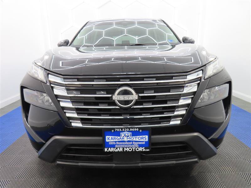 Used 2024 Nissan Rogue SV FWD image 2